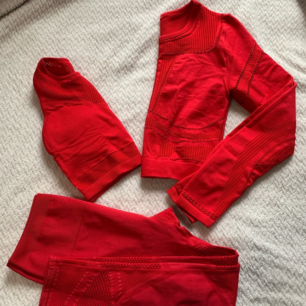 Fabletics 3-Piece Set